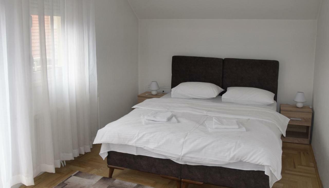 Apartmani Maric Novi Pazar Exterior foto